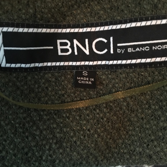 Sweater - Picture 2 of 4